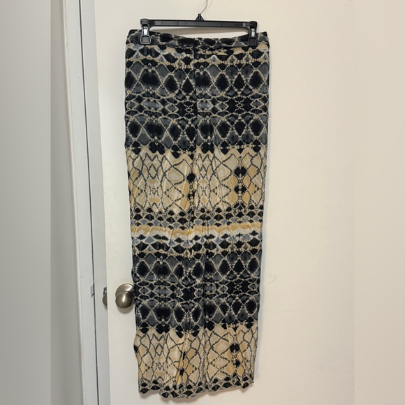 Zara Skirt - with tags, size medium - Picture 2 of 3